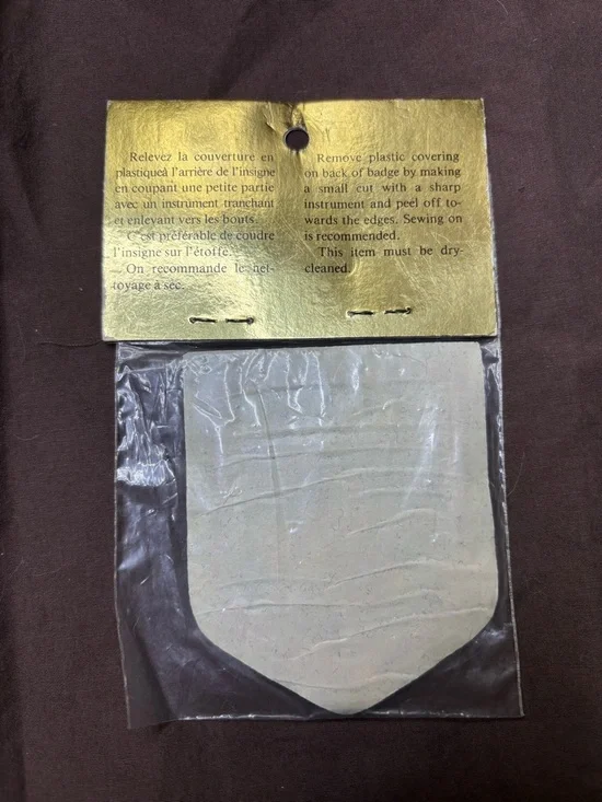 1970s - Vintage Collectors Canadian Badges - Picture 7 of 11